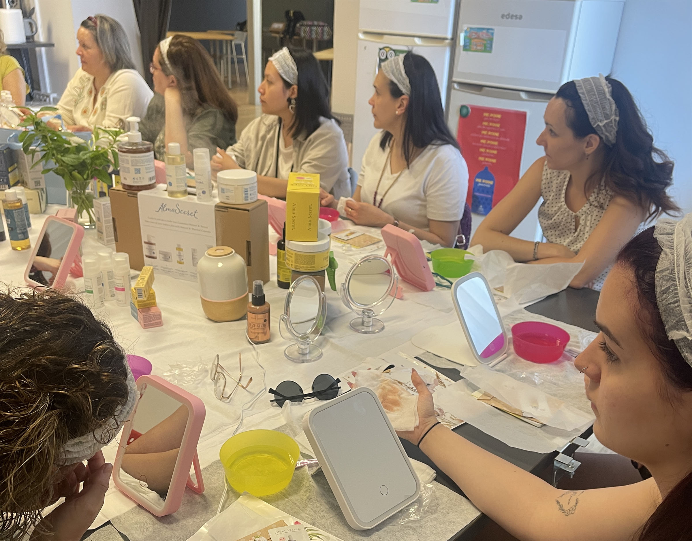 Así fue nuestro taller de rutina facial con productos de Alma Secret
